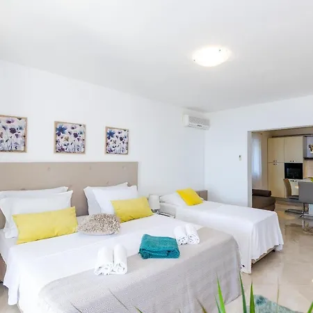 Apartman Apartmetns Sandito-one-bedroom With Terrace And Sea View