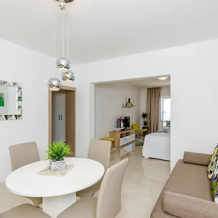 Apartmetns Sandito-one-bedroom With Terrace And Sea View Mlini