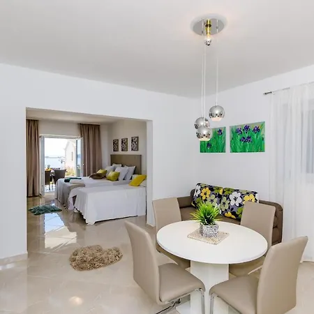 Apartmetns Sandito-one-bedroom With Terrace And Sea View Mlini